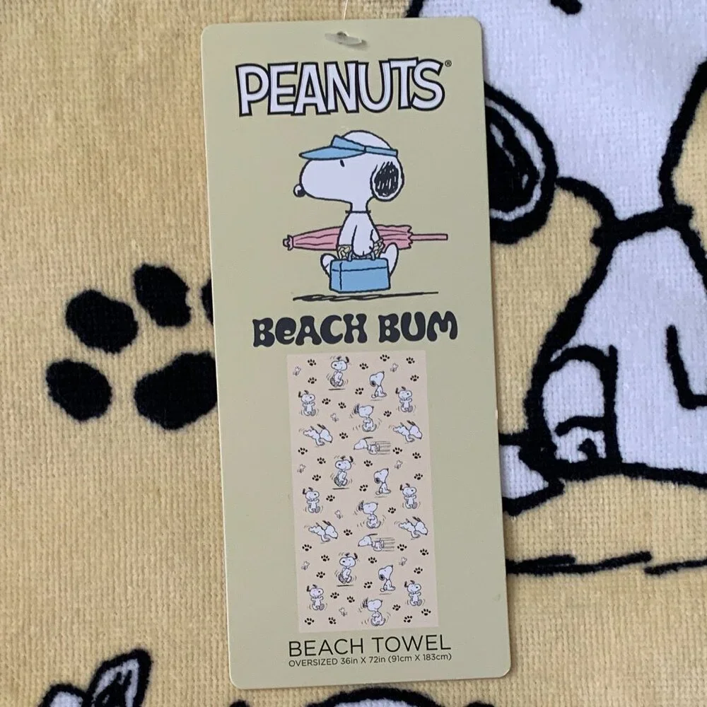 PEANUTS The Life of Snoopy Oversized Beach Towel in Pale Yelllow